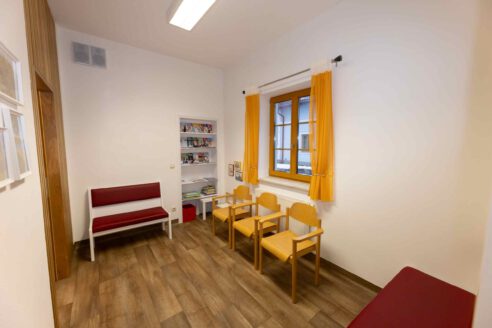 Wartebereich mit Leseecke